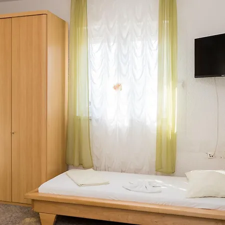 Ares Guest house