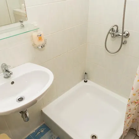 Ares Guest house 3*