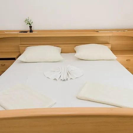 Ares Guest house